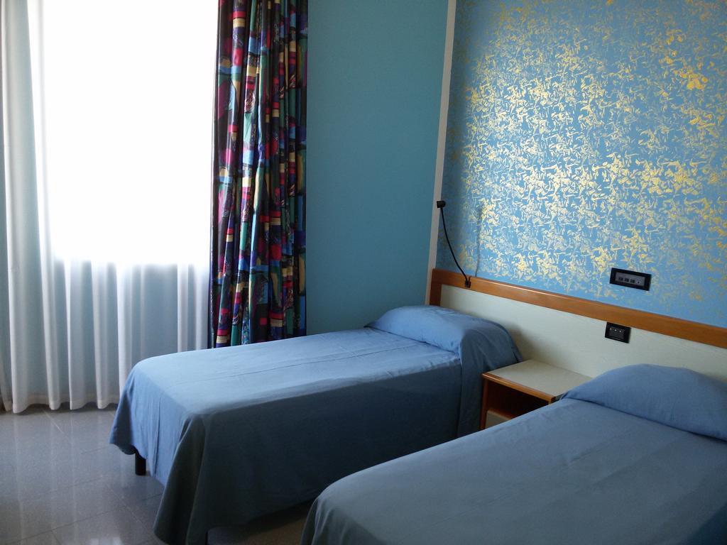 Hotel Ristorante Miramare Marina di Gioiosa Ionica Pokoj fotografie